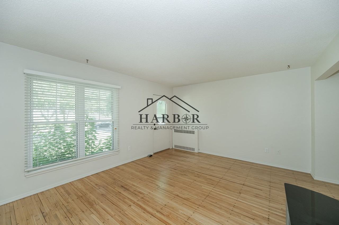 712 10th Ave Se - Photo 6 of 21