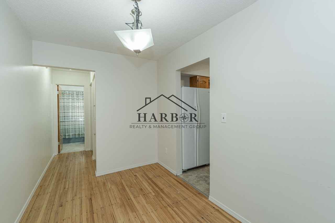 712 10th Ave Se - Photo 7 of 21