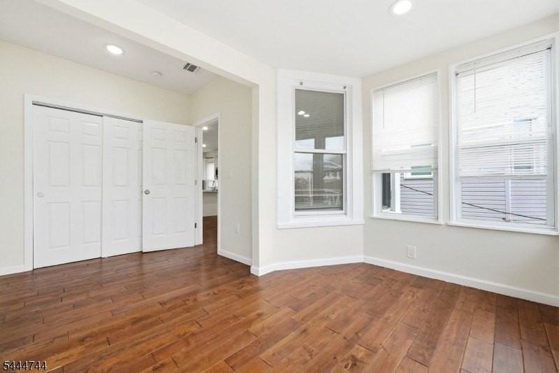 244 Clinton Ave - Photo 5 of 10