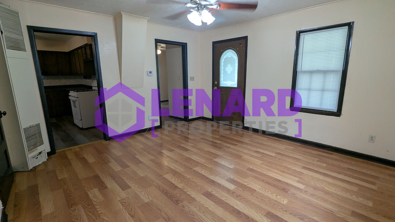 2123 N Taylor Ave - Photo 2 of 9