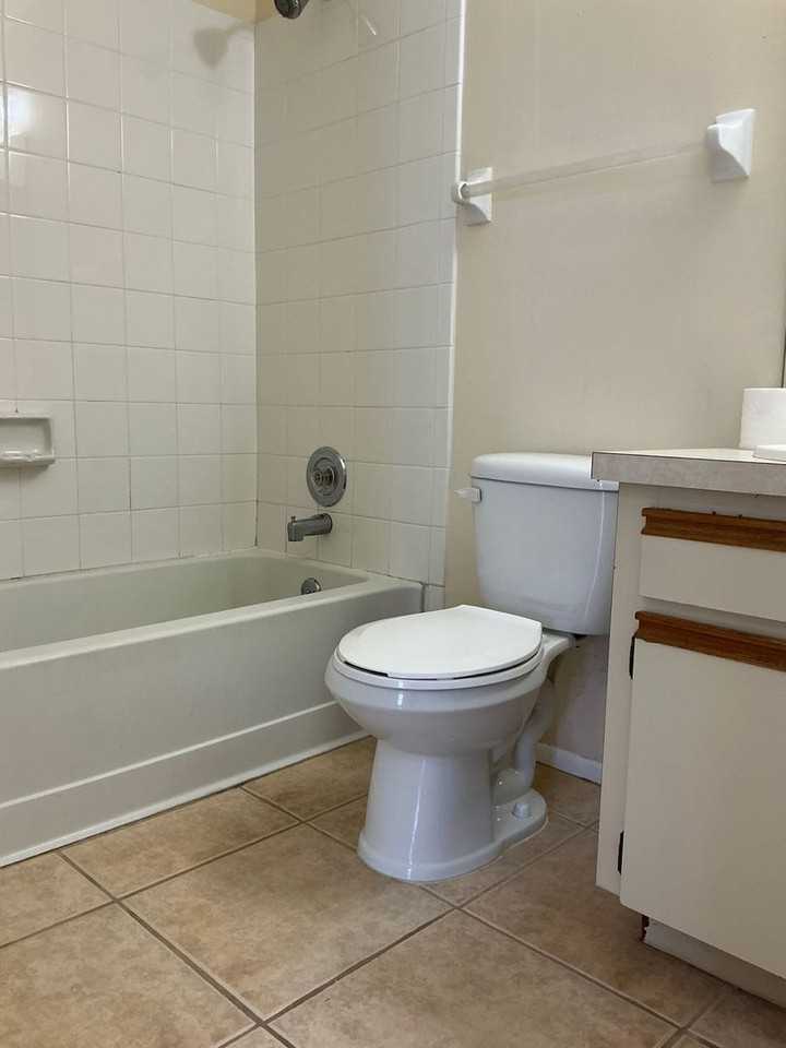 1537 Se Arenson Ln - Photo 6 of 9