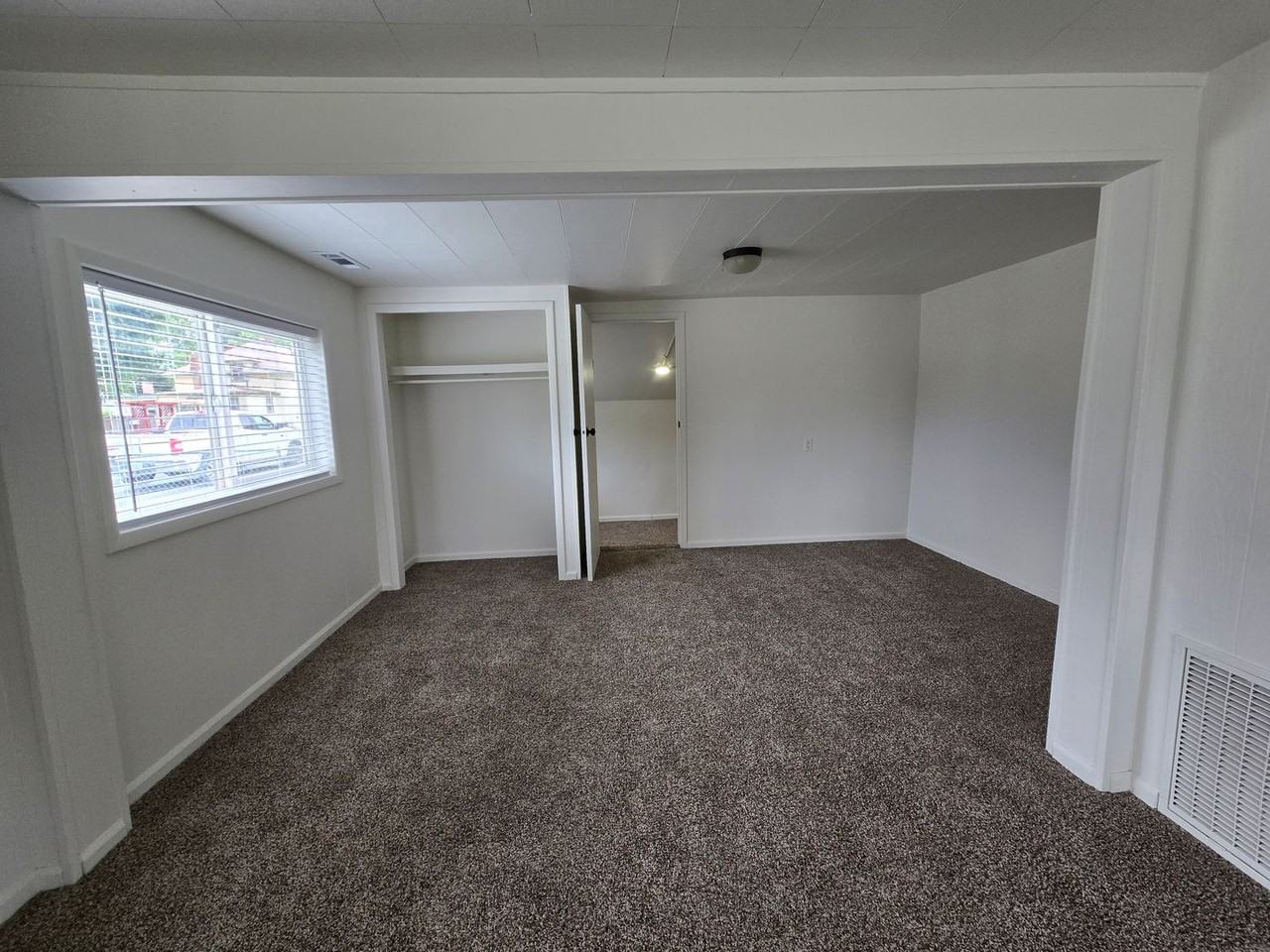 2475 9th St - Photo 4 of 20