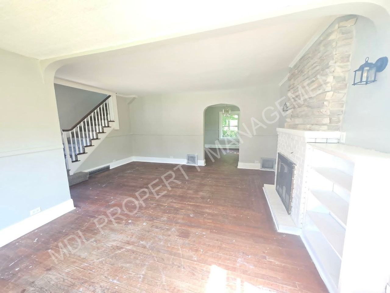 1814 Congress Ave - Photo 5 of 11