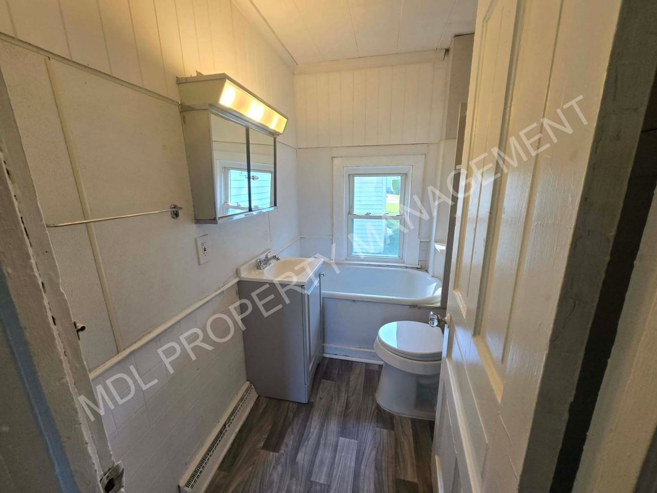 707 Lee St - Photo 5 of 7