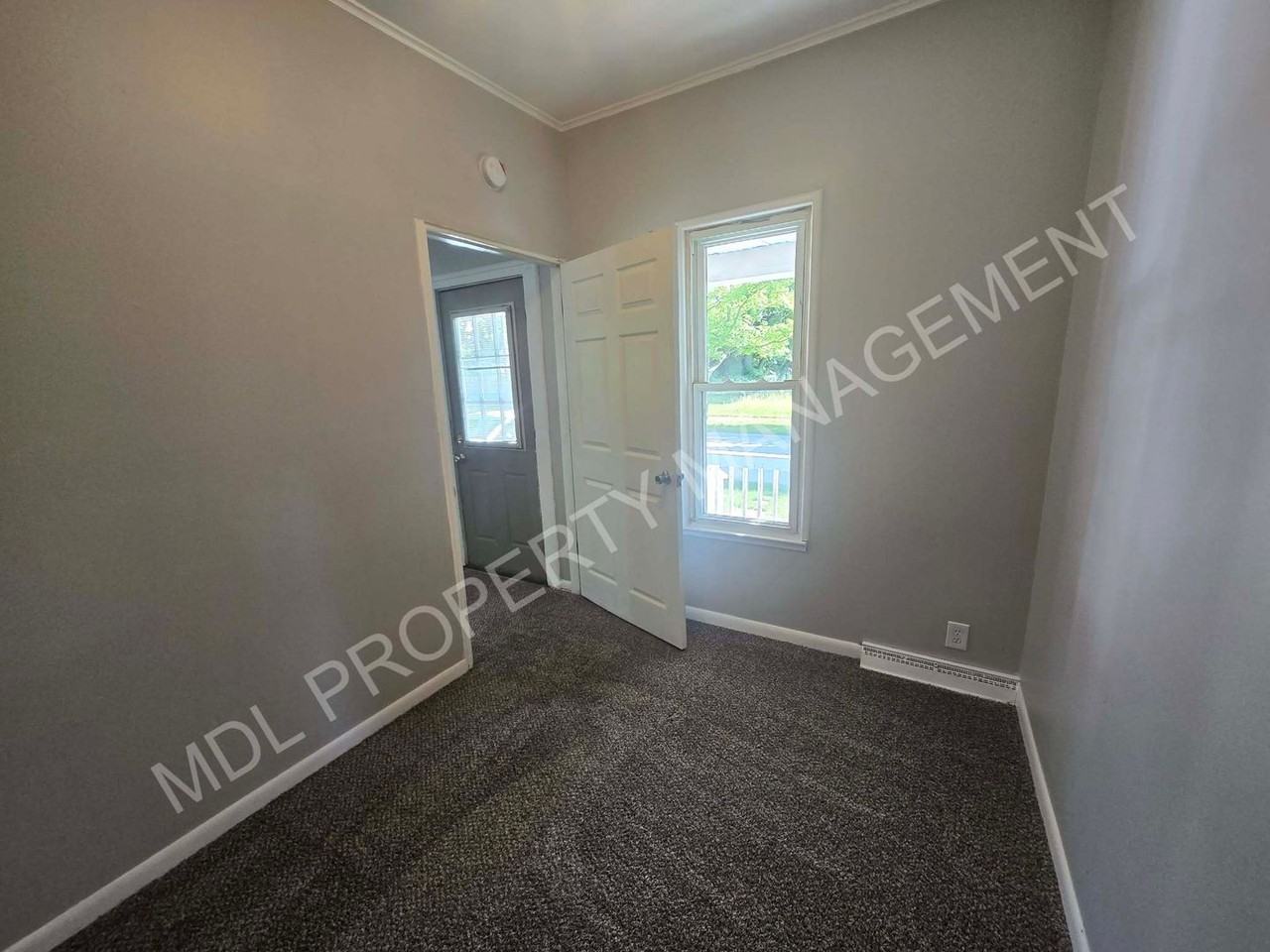 707 Lee St - Photo 7 of 7