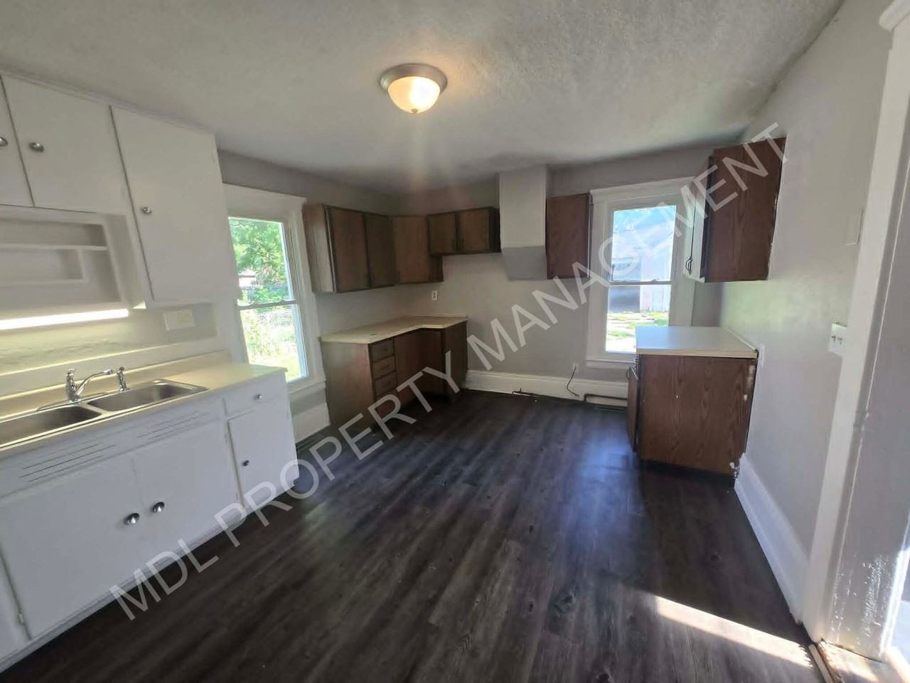 1914 W Michigan Ave - Photo 3 of 12