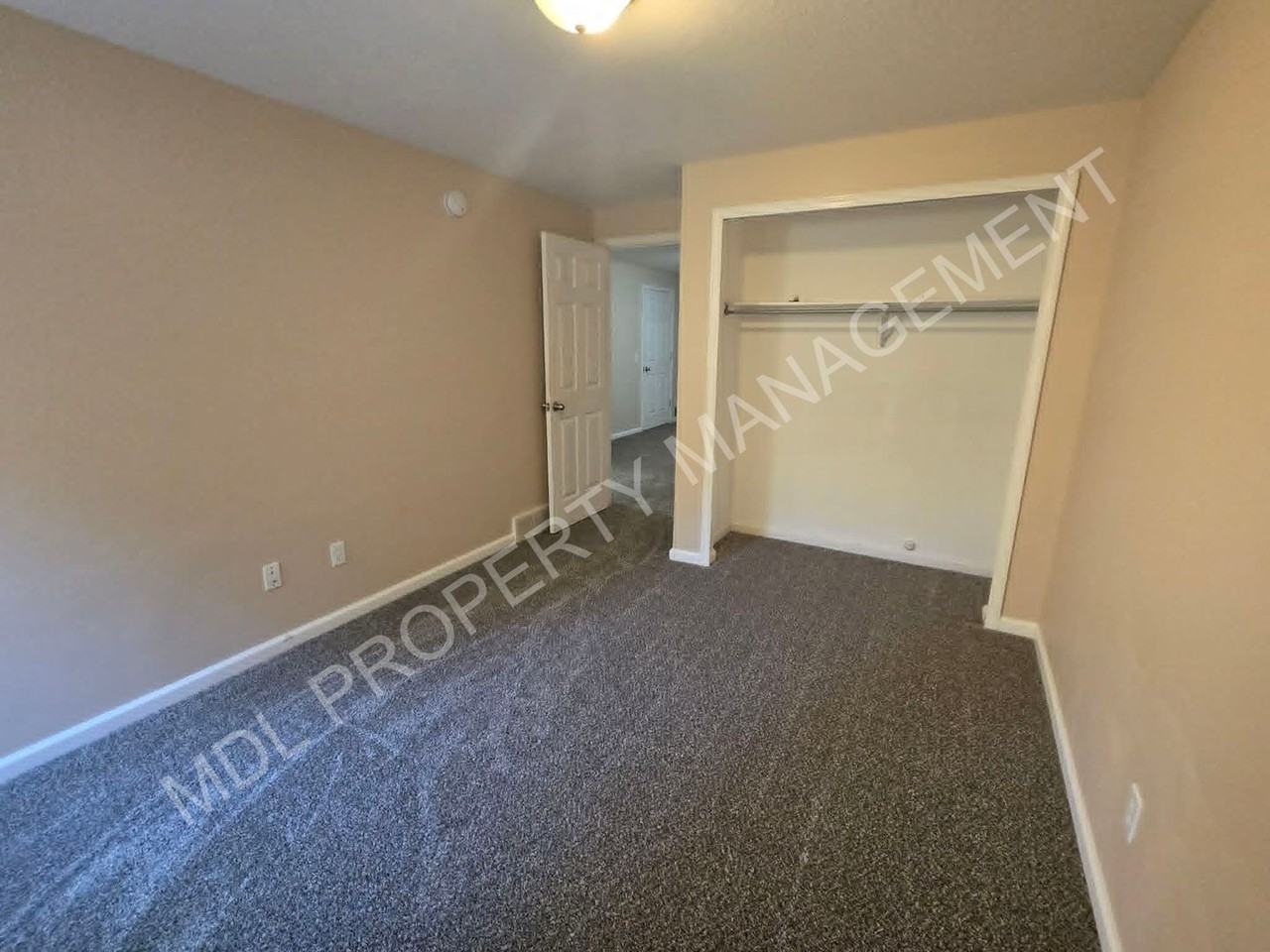 704 E Union St - Photo 6 of 14