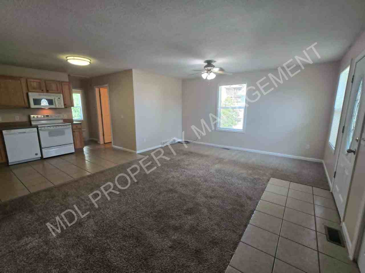 704 E Union St - Photo 7 of 14