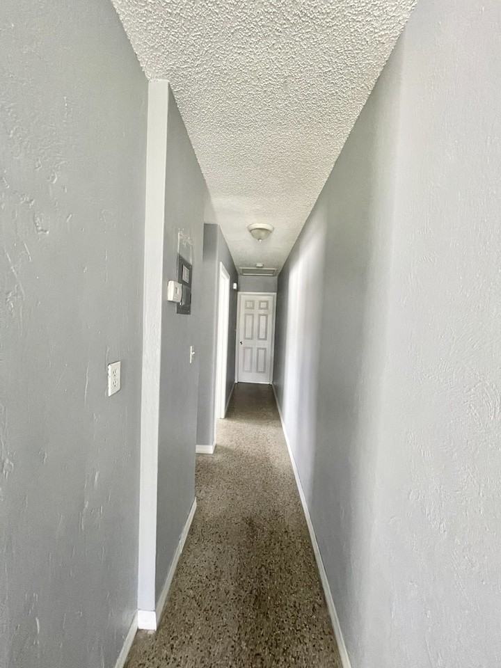 4615 Edgewater Dr #1 - Photo 5 of 11