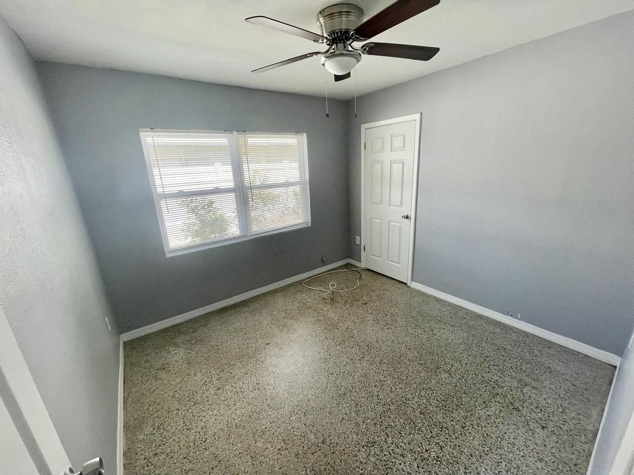 4615 Edgewater Dr #1 - Photo 6 of 11
