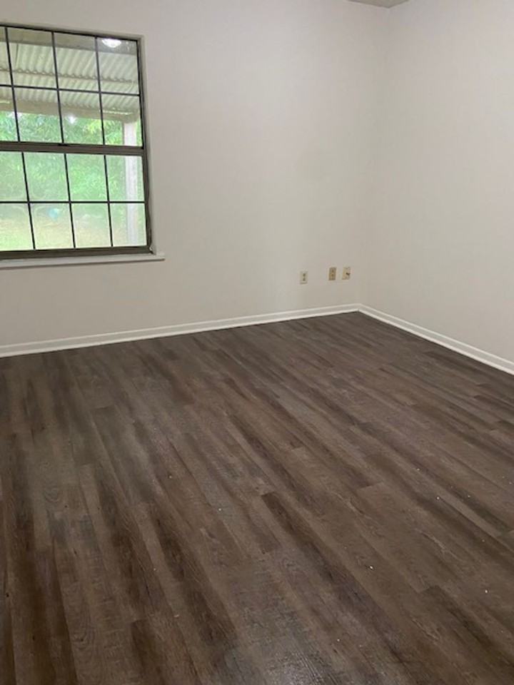 234 Young Dr - Photo 5 of 8