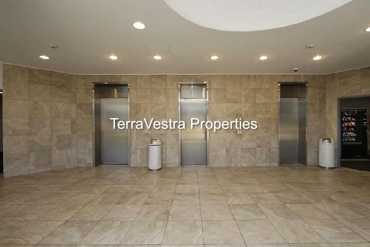 1003 Barclay Towers - Photo 4 of 23