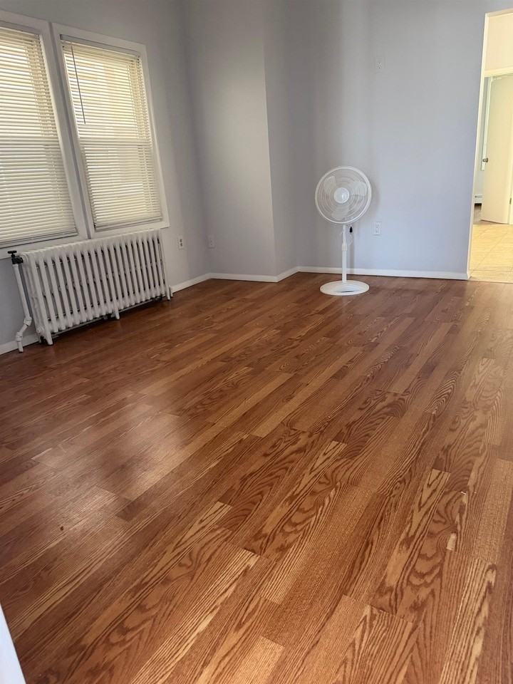 756 Irving Pl - Photo 5 of 8