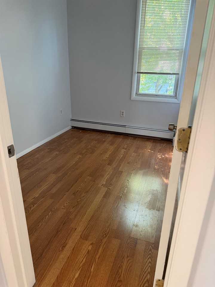 756 Irving Pl - Photo 6 of 8