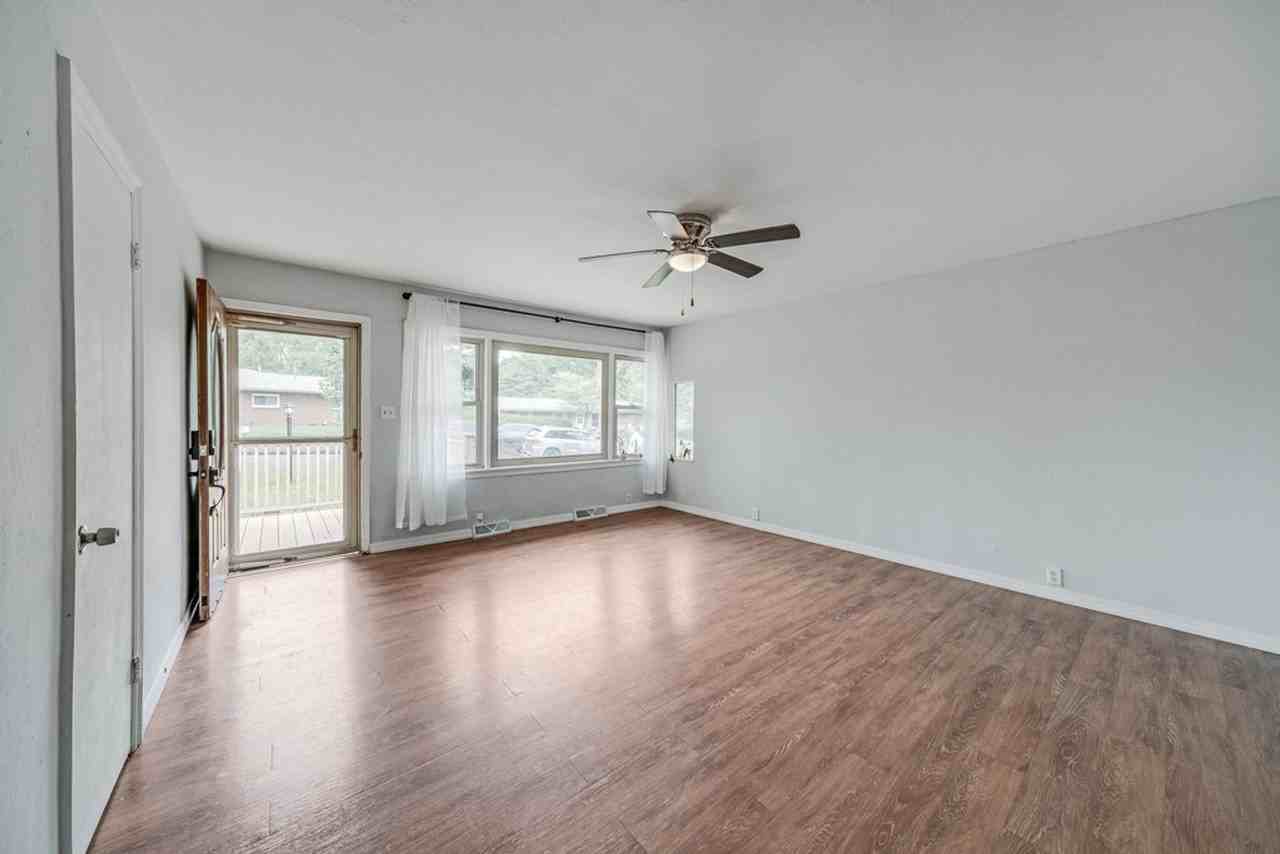 615 Breen Dr - Photo 5 of 26