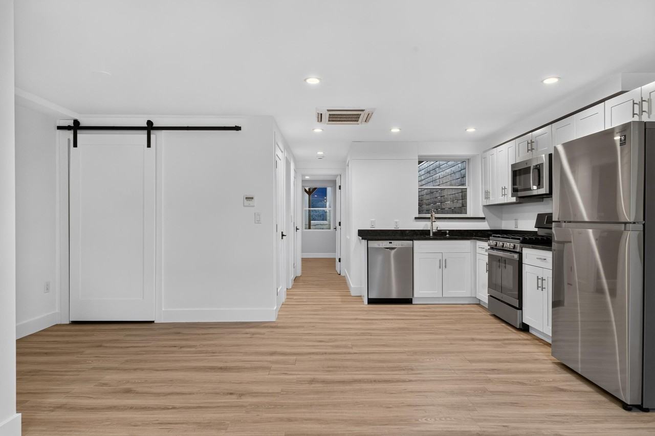 303 4th St #1 - Photo 7 of 16
