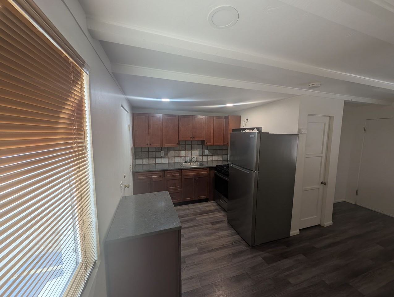 3731 N Tyndall Ave - Photo 5 of 15