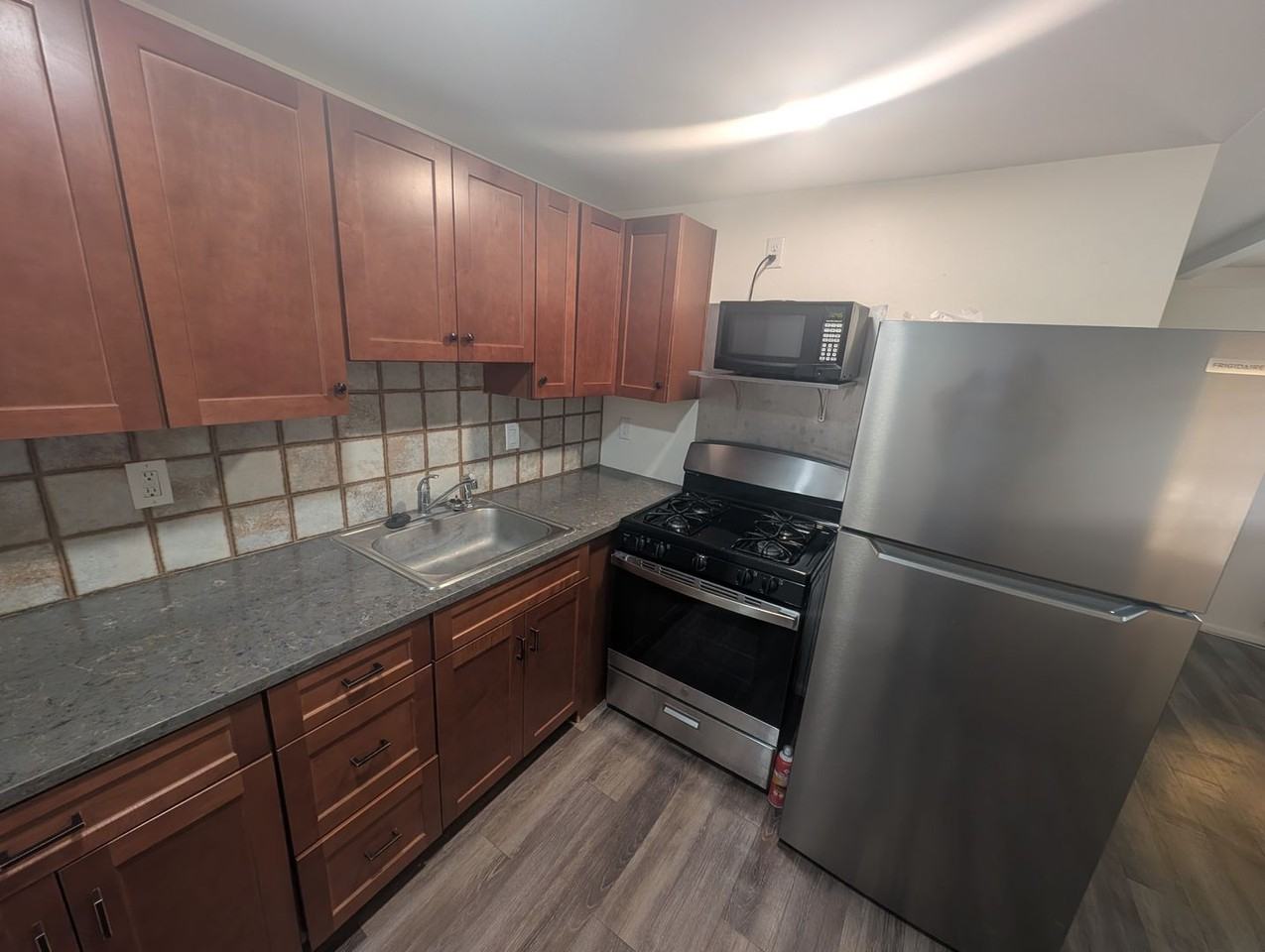 3731 N Tyndall Ave - Photo 6 of 15