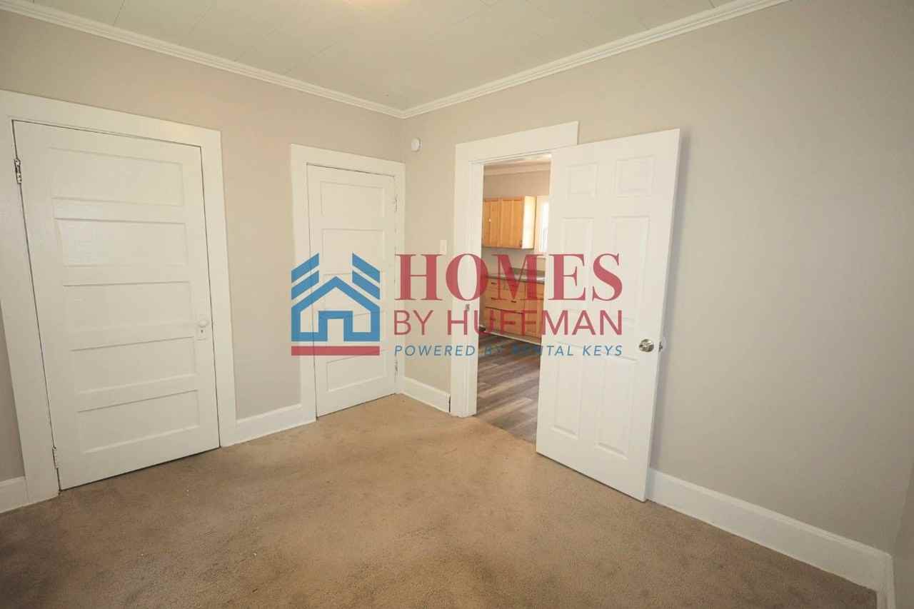 1728 E Illinois St - Photo 7 of 20