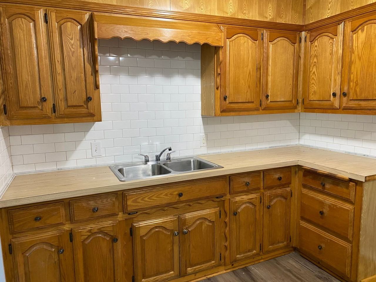 3824 James Ave - Photo 3 of 9