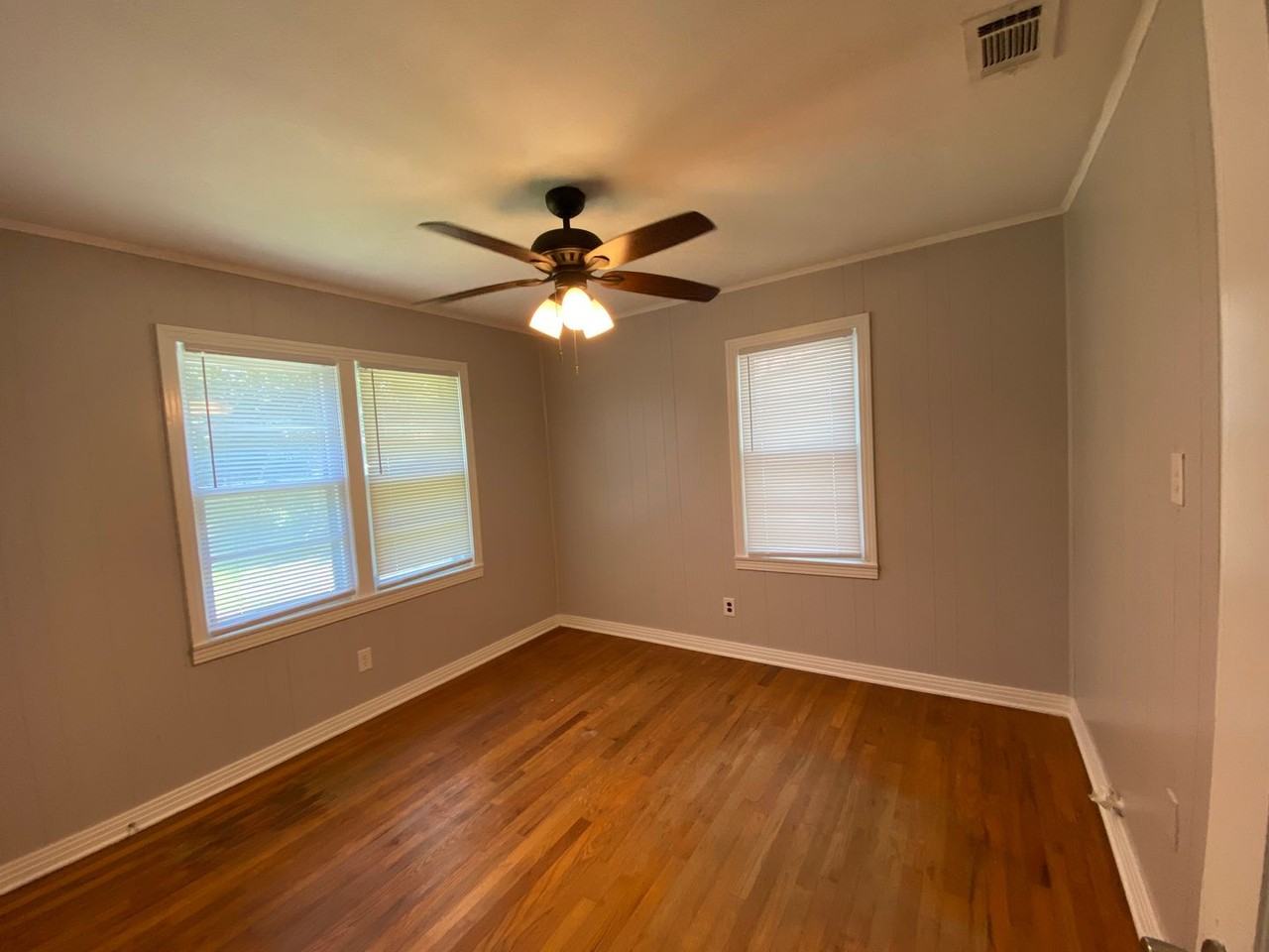 3824 James Ave - Photo 7 of 9