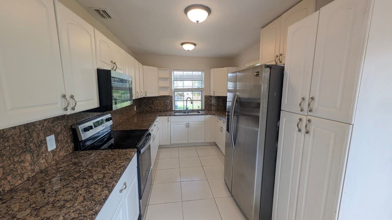 801 Nw 33rd Ter - Photo 6 of 19