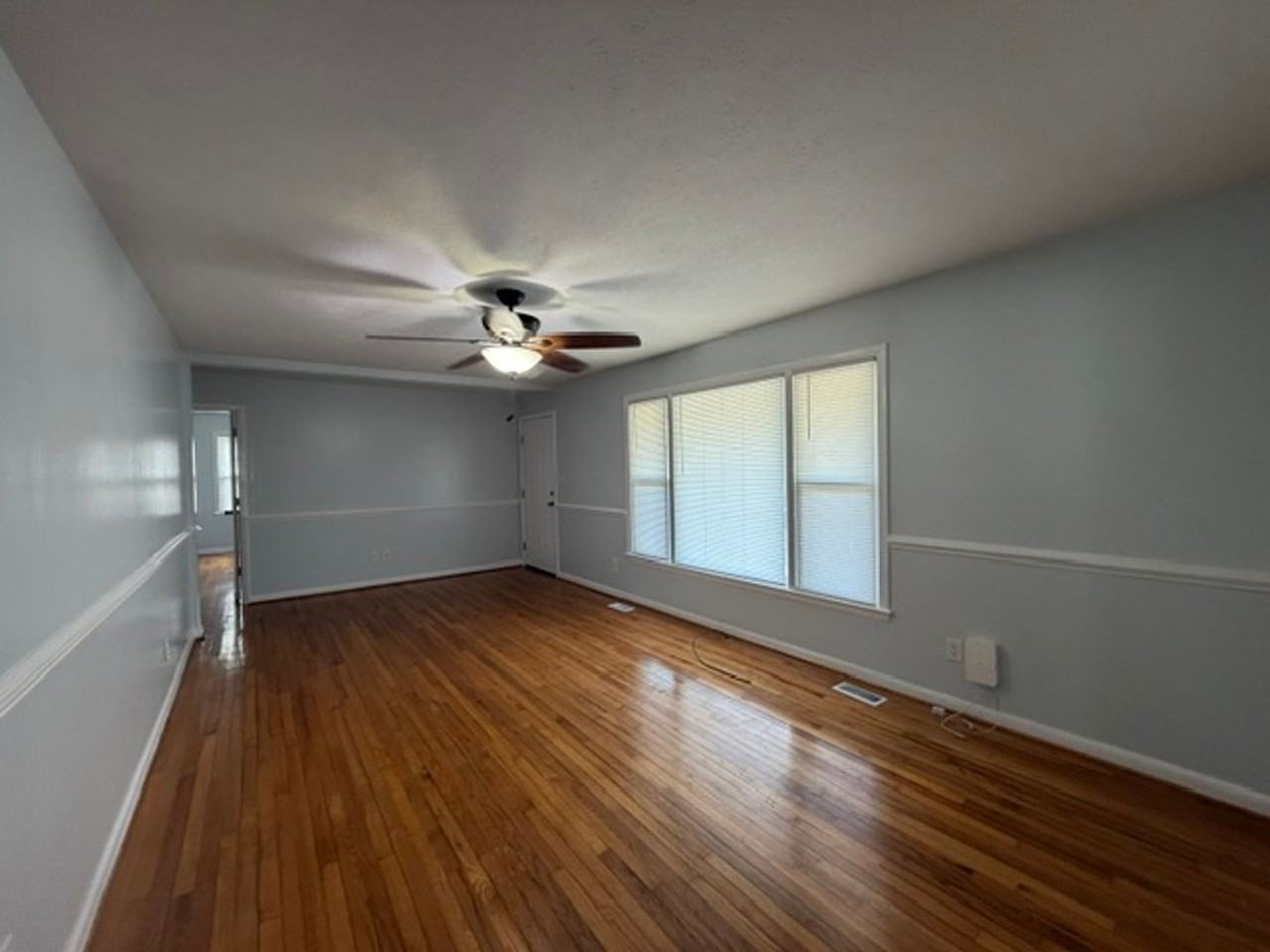 434 Crystal Dr - Photo 4 of 15