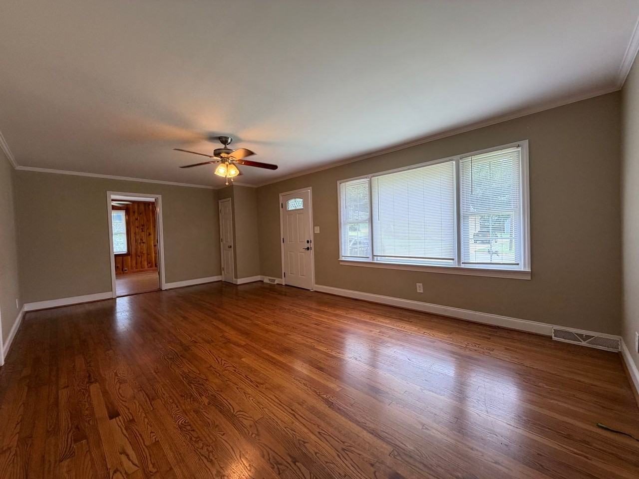 113 Hawthorne St Se - Photo 2 of 20