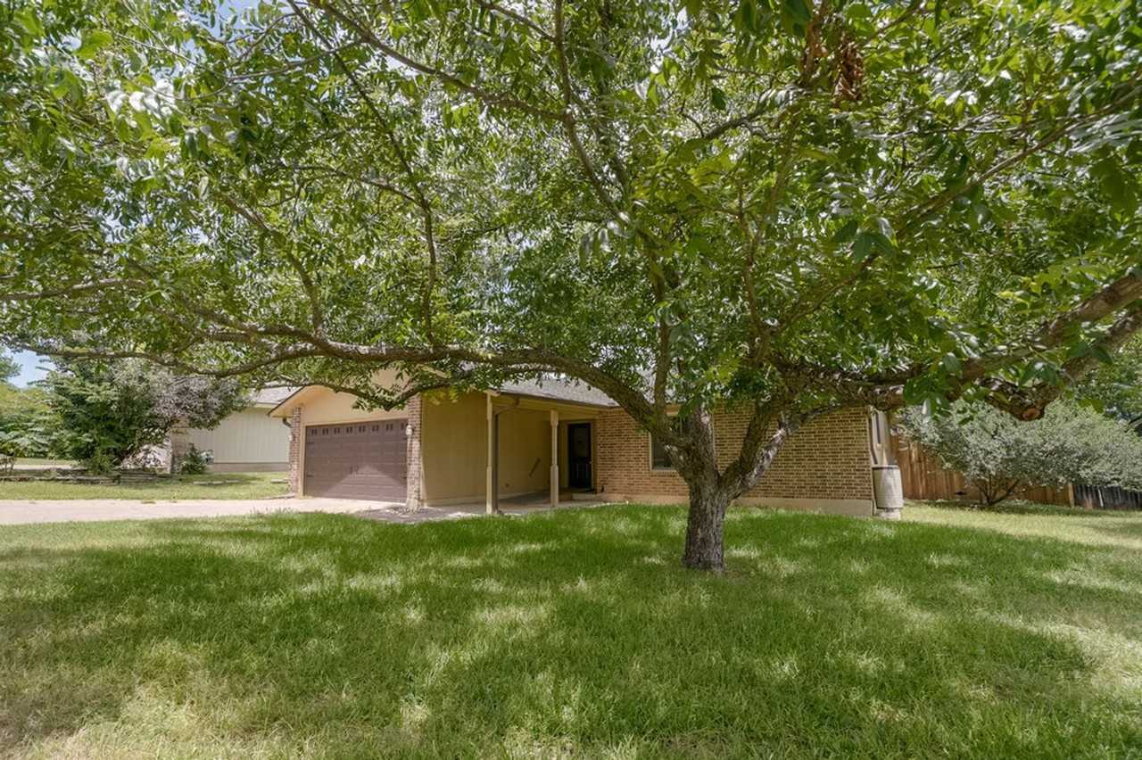 606 Splitrock - Photo 2 of 19