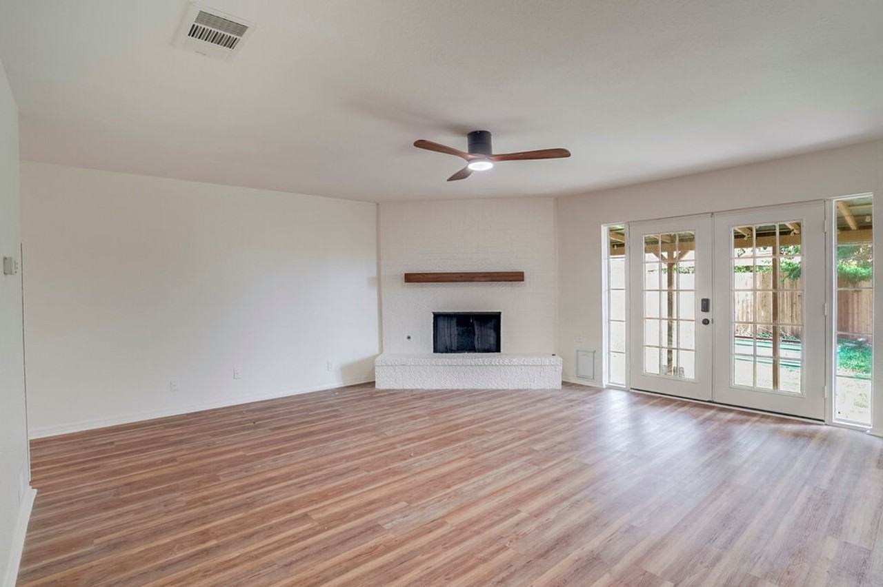 606 Splitrock - Photo 4 of 19