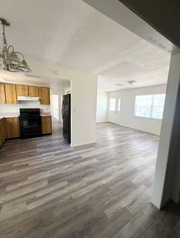 8151 Hixton Dr - Photo 3 of 13