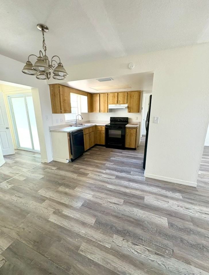 8151 Hixton Dr - Photo 4 of 13