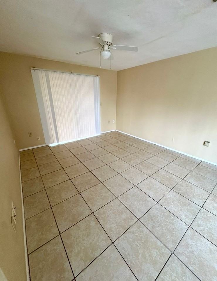 7124 Isle Dr - Photo 4 of 11