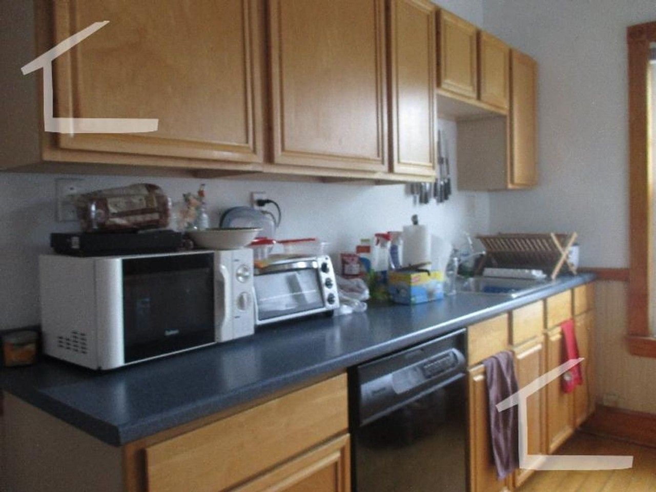 189 Lowell St - Photo 3 of 15