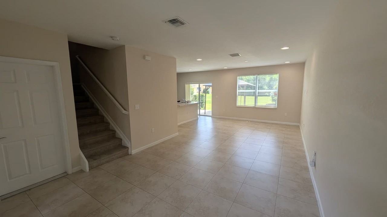 2900 Nw Treviso Cir - Photo 5 of 32
