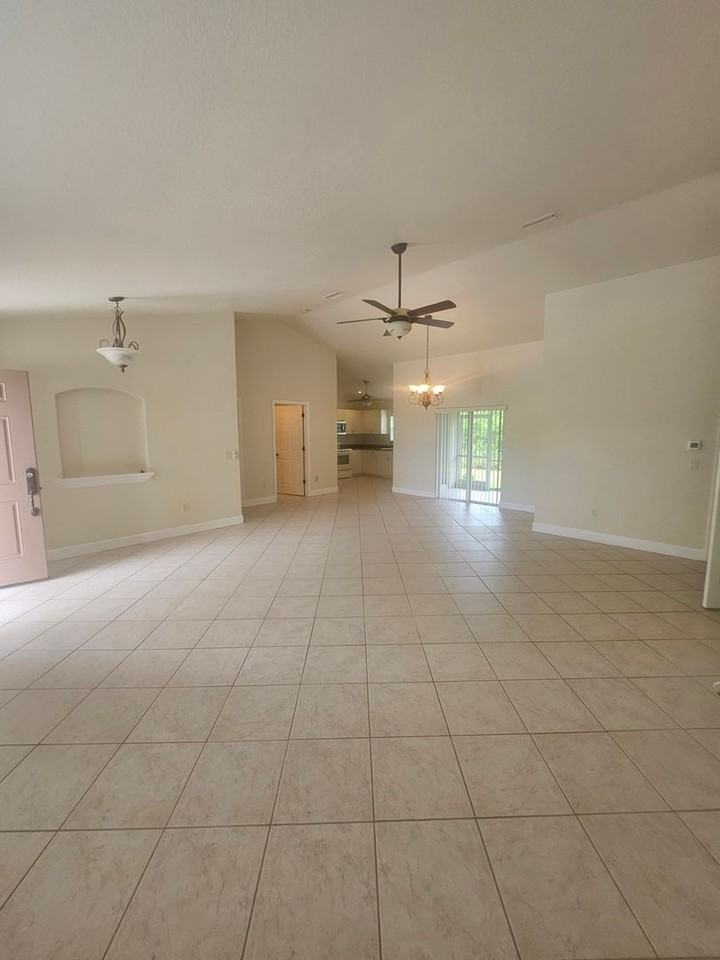 16 Donlon Dr #B - Photo 3 of 17
