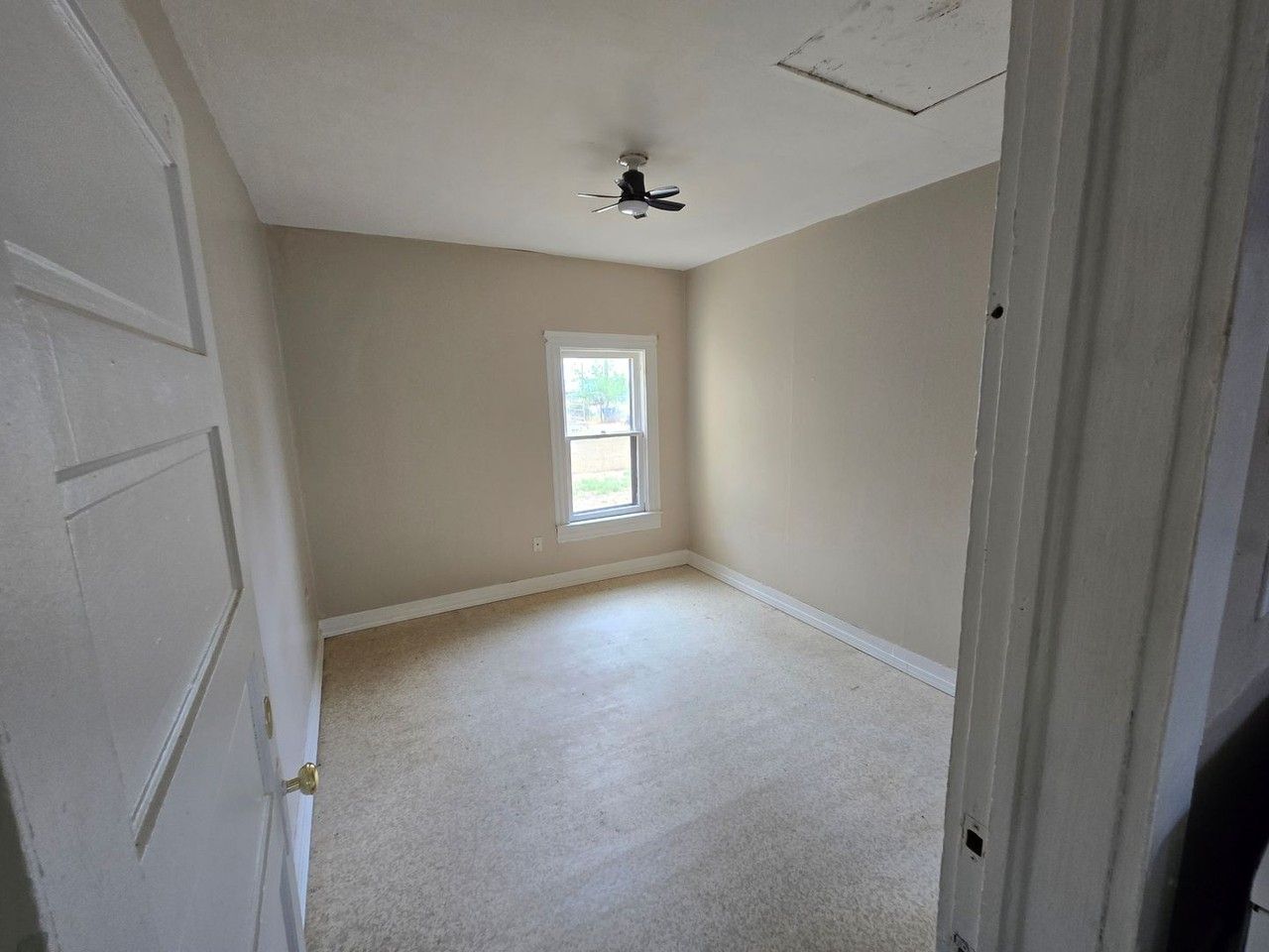2735 12th St - Photo 6 of 12