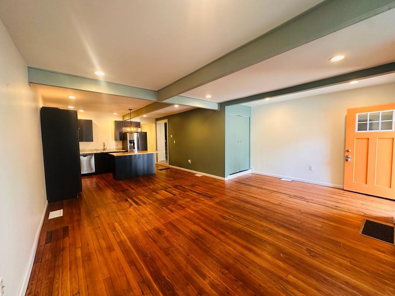 506 E Ormsby Ave - Photo 3 of 35
