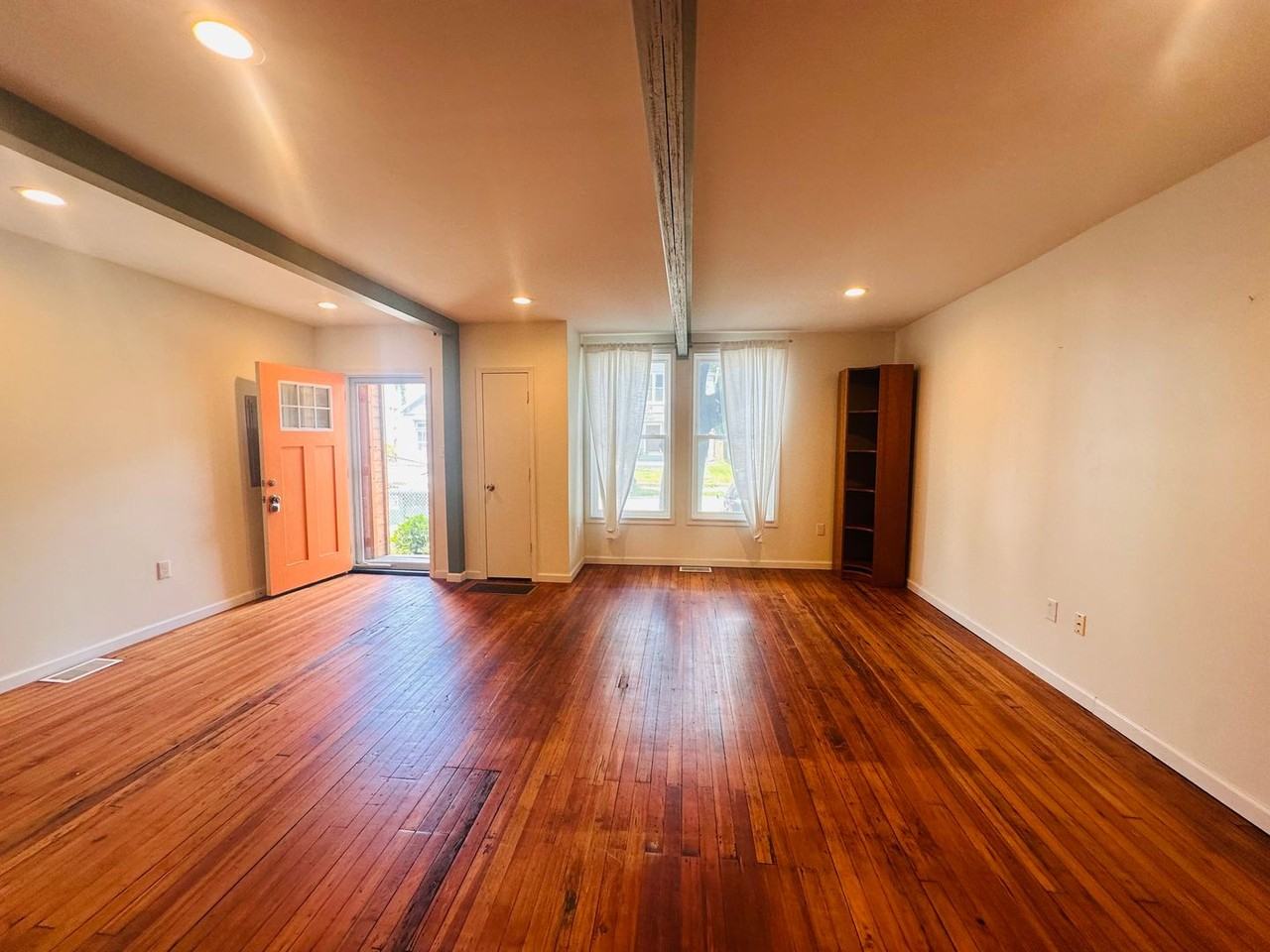 506 E Ormsby Ave - Photo 4 of 35