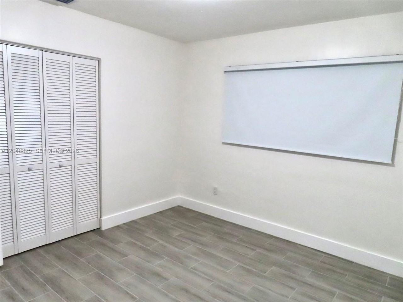 1030 Sw 96th Ave - Photo 7 of 12