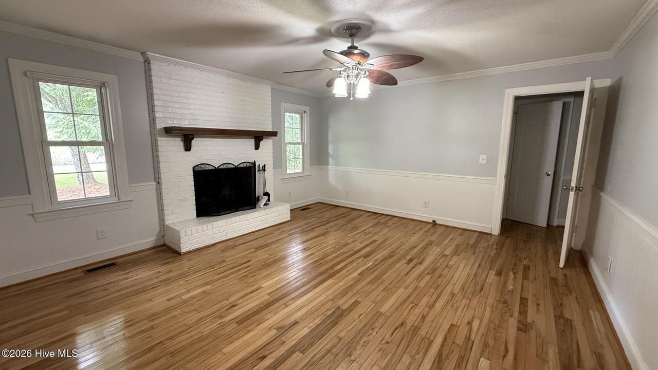 116 Osceola Dr - Photo 4 of 12