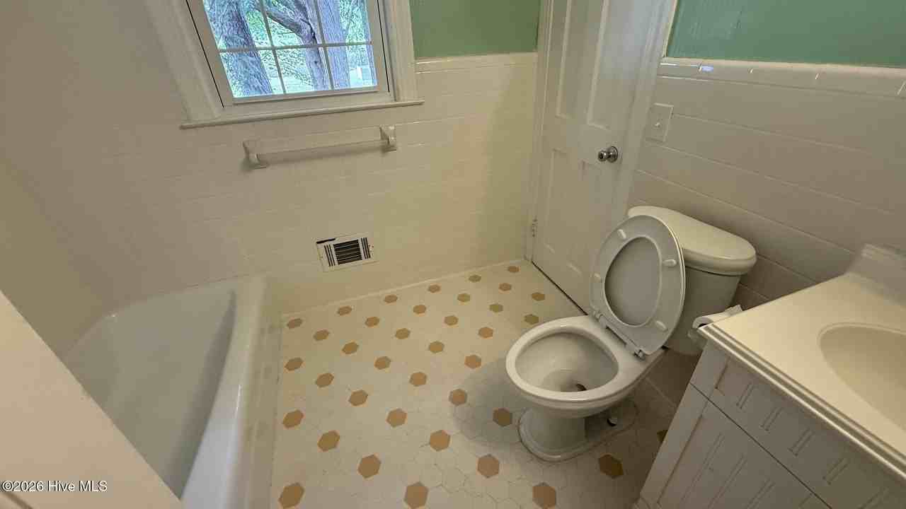 116 Osceola Dr - Photo 5 of 12