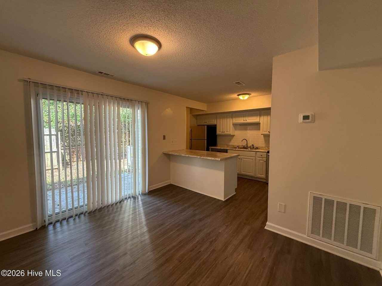 506 Myrtlewood Cir - Photo 2 of 10