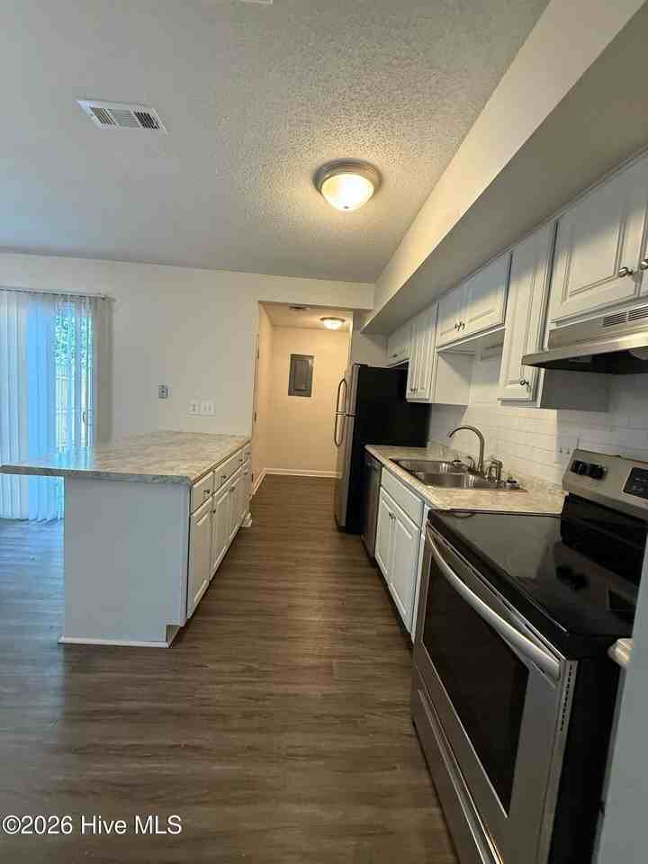506 Myrtlewood Cir - Photo 3 of 10