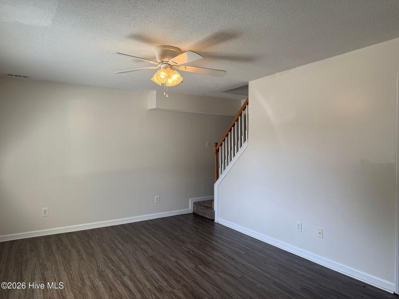 506 Myrtlewood Cir - Photo 4 of 10