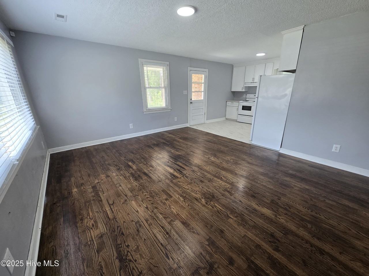 5968 Acorn Rd - Photo 3 of 15