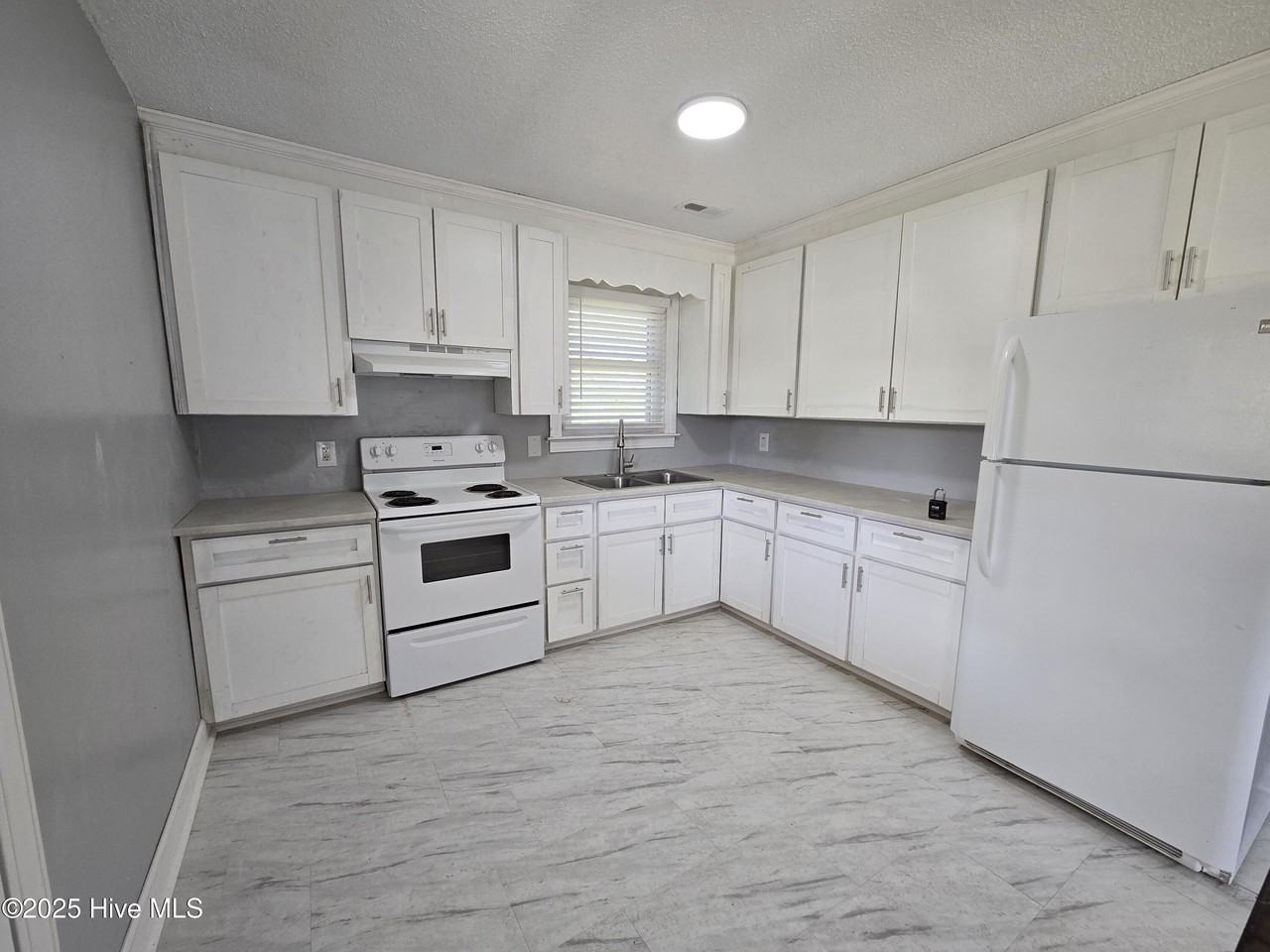 5968 Acorn Rd - Photo 6 of 15