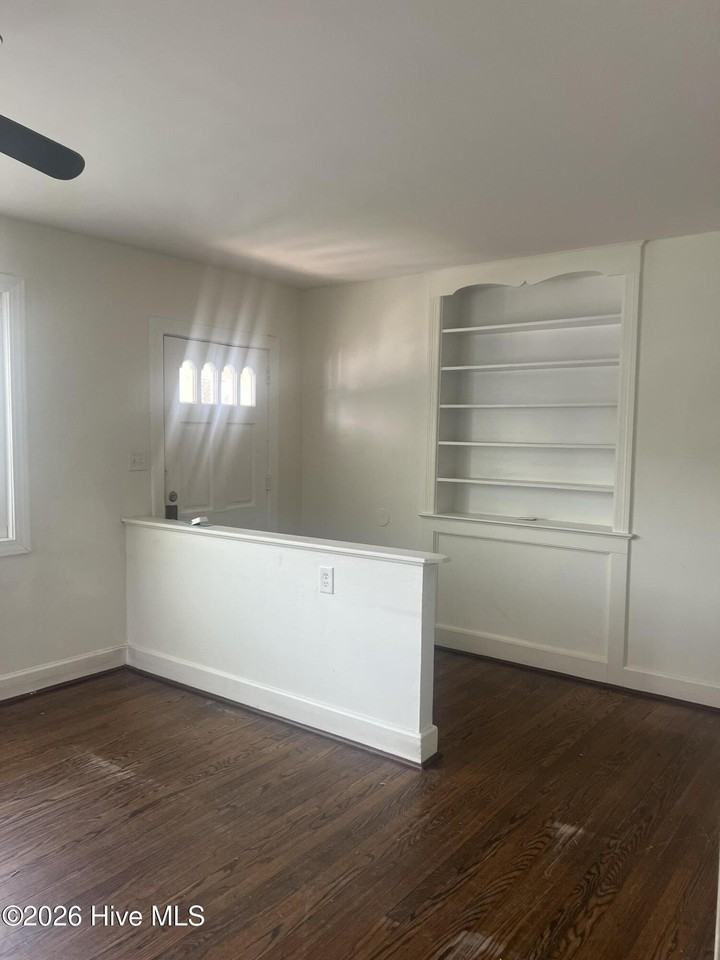 609 E 11th St - Photo 4 of 23