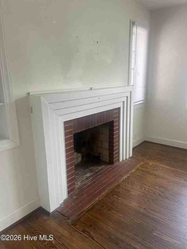 609 E 11th St - Photo 5 of 23