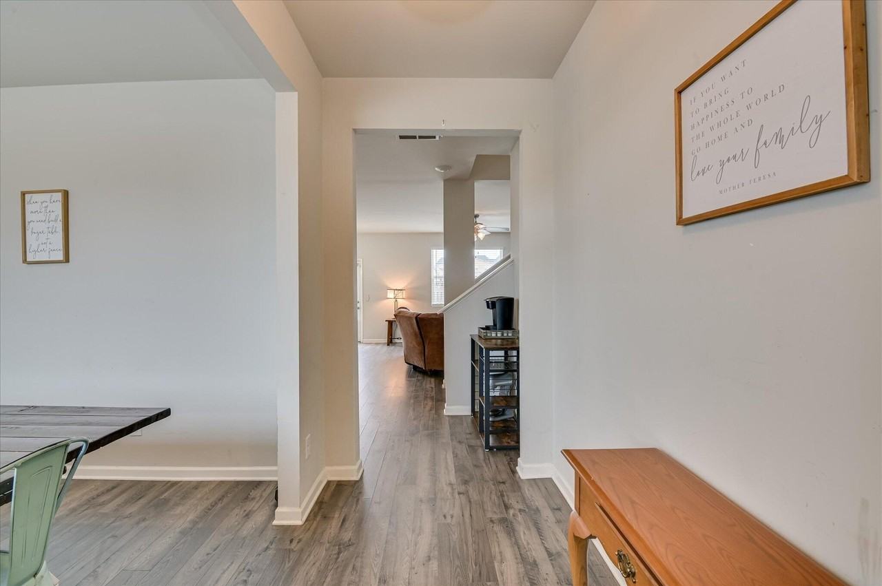 3052 Pepperhill Dr - Photo 5 of 35